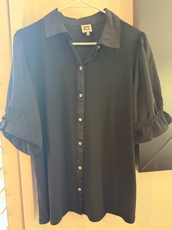 Anne Klein Tops - Anne Klein Black Button-Up Blouse with Lion Label